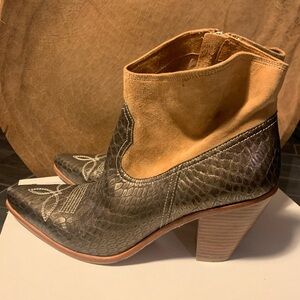 Donald J. Pliner Pablo boots size11 women’s